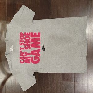 MEN'S NIKE GREY AND RED SHORT SLEEVE T SHIRT SIZE SMALL